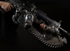 Xbox는 Gears of War 의 랜서(Lancer)를 1:1 스케일 복제품을 판매하고 있습니다