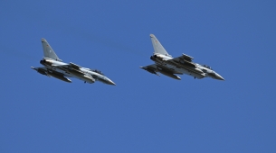 루마니아는 러시아의 우크라이나 공습 중 드론이 영공을 침범하자 전투기를 긴급 출격시켰다