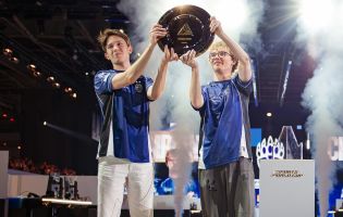 이스포츠 월드컵 2026: BIG가 긴장된 Finals 단계를 거쳐 Fortnite 트로피를 확보하다