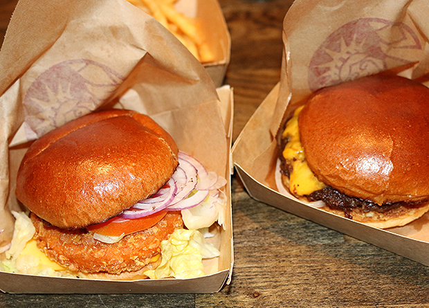 미스터 요크는... 전혀 괜찮습니다.